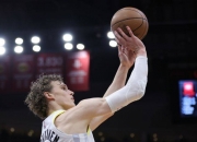 开云体育官方网站-包含右指点香港，球星的突破让对手防不胜防！的词条