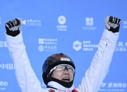 开云下载-加拿大滑雪冠军技压群雄，喜获金牌的简单介绍