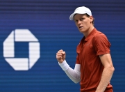 开云体育中国-美网鏖战拉沃尔杯，辛纳带队取胜