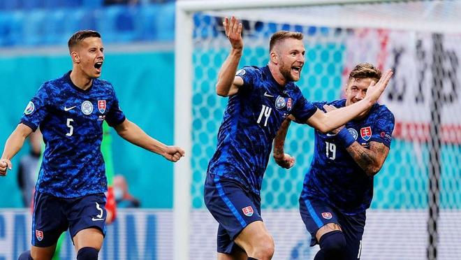 乌克兰队大胜白俄罗斯，欧国联A组出线形势明朗