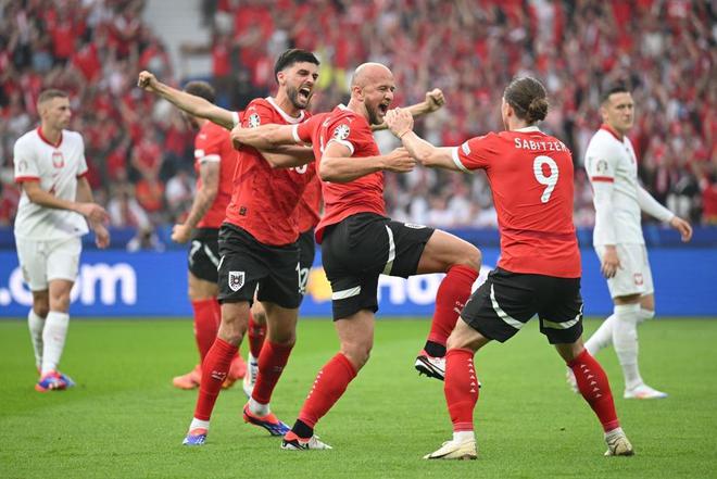 奥地利队遗憾失利,被斯洛伐克队逆袭淘汰 奥地利队遗憾失利,被斯洛伐克队逆袭淘汰