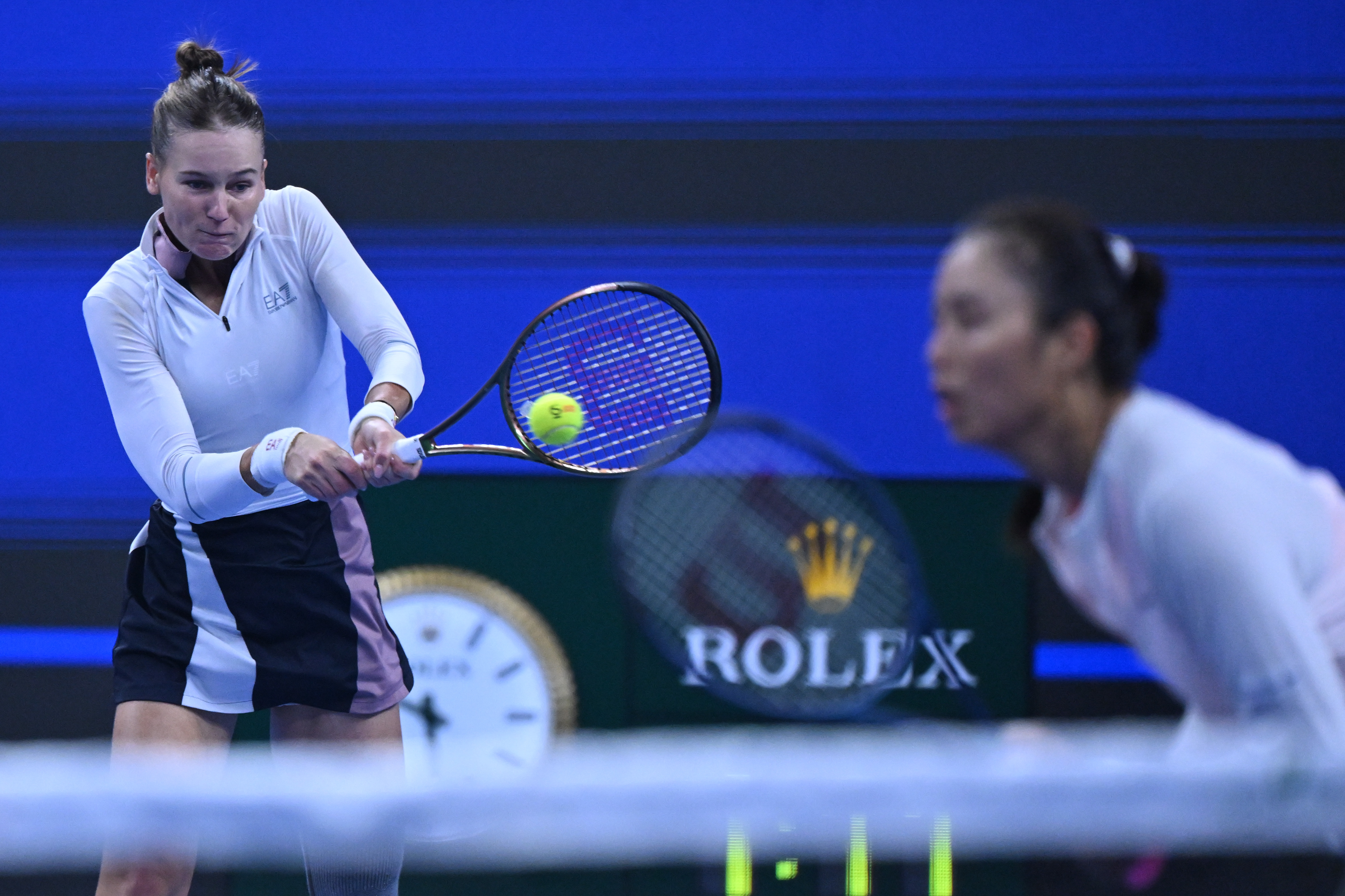 网球巨星转战足球，加入女子球队