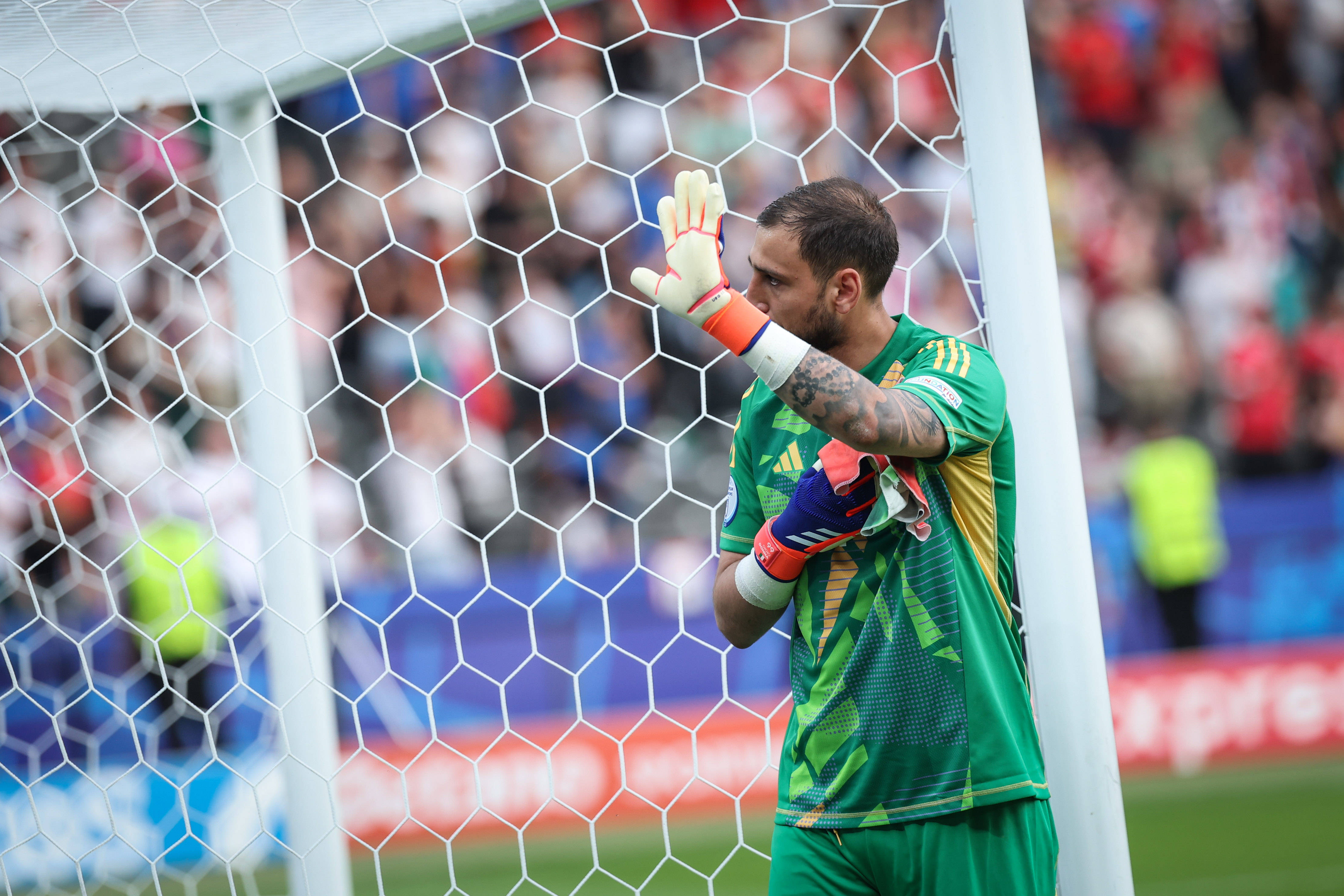 包含巴勒斯坦挑战匈牙利,欧锦赛资格争夺战的词条 包含巴勒斯坦挑战匈牙利,欧锦赛资格争夺战的词条