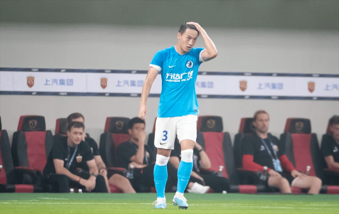 关于大连人中后场合作愈发默契,球队整体防守水平有所提升的信息 关于大连人中后场合作愈发默契,球队整体防守水平有所提升的信息