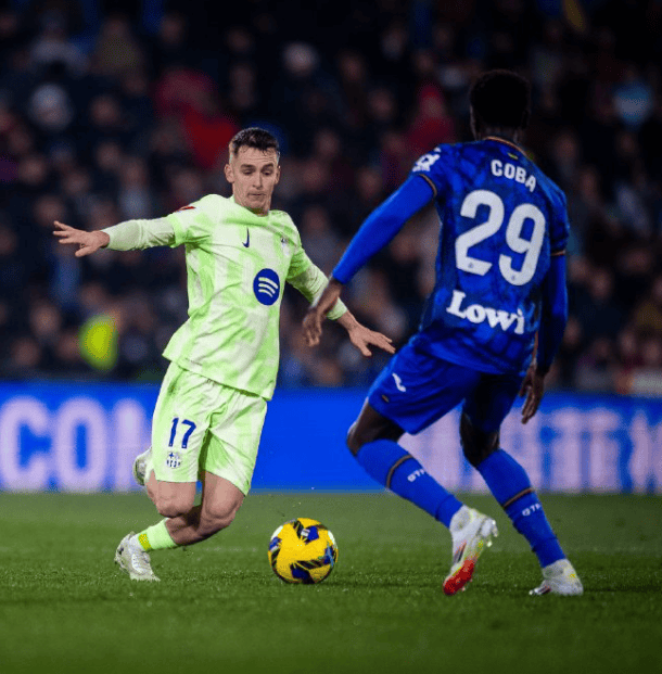 包含赫塔费客场意外取胜，实现今赛季双赢的词条