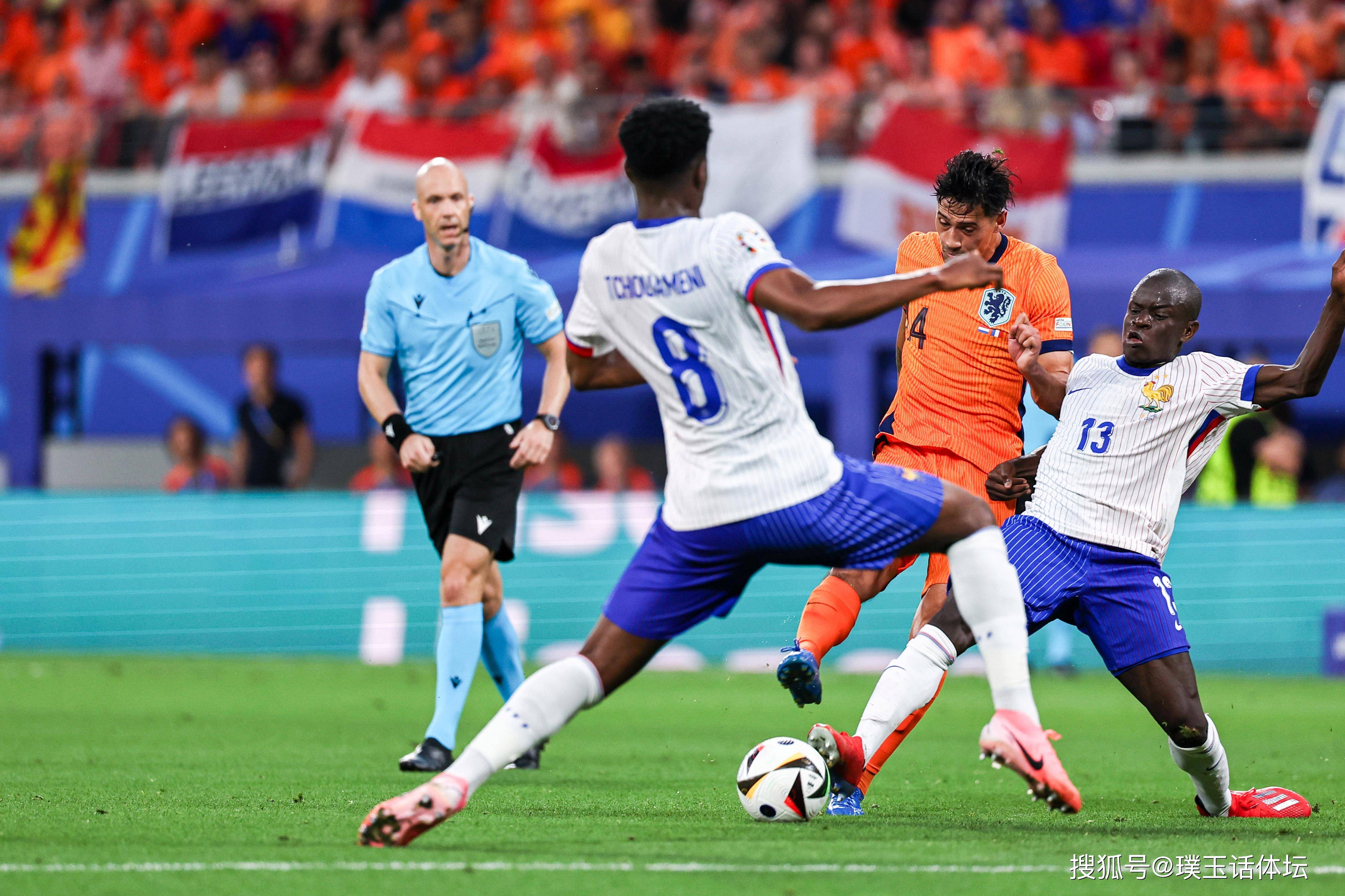 包含荷兰队疯狂进球,横扫对手晋级四分之一决赛的词条 包含荷兰队疯狂进球,横扫对手晋级四分之一决赛的词条