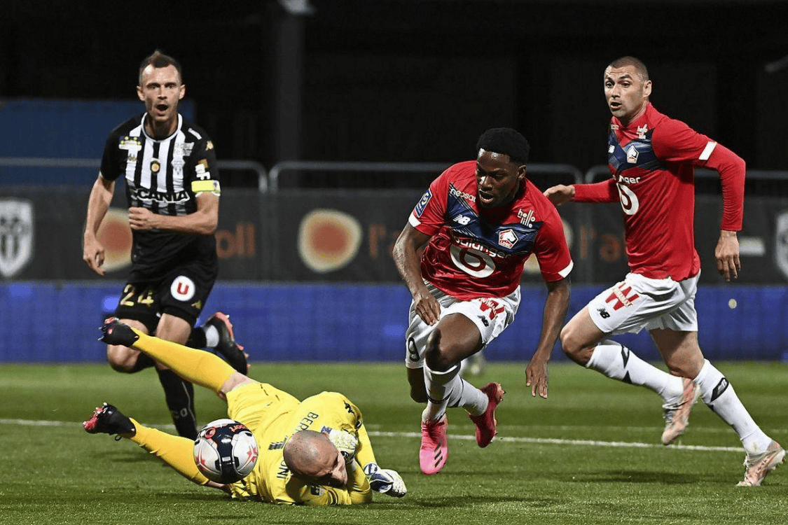 关于汉堡球队遭遇惨败,状态低迷难以逆转的信息 关于汉堡球队遭遇惨败,状态低迷难以逆转的信息