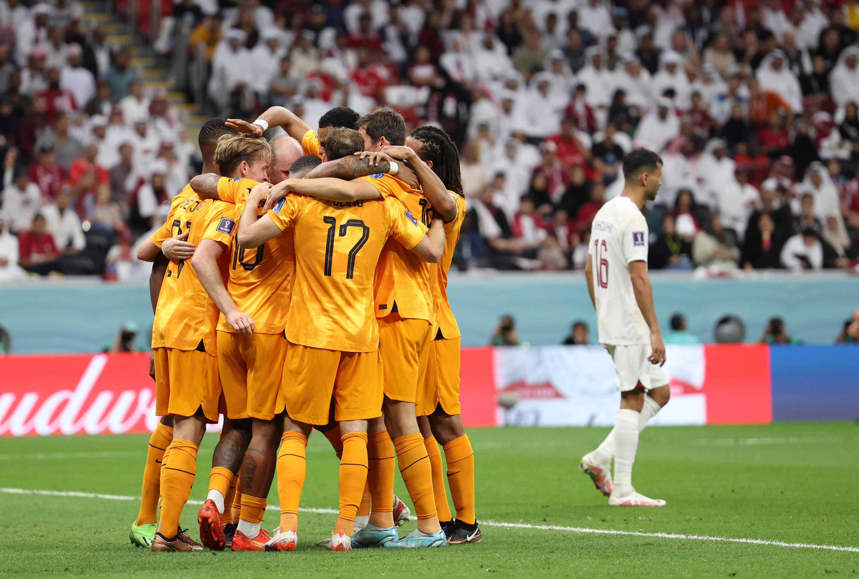 波黑国际队与芬兰队展开对抗,争夺胜利的简单介绍 波黑国际队与芬兰队展开对抗,争夺胜利的简单介绍