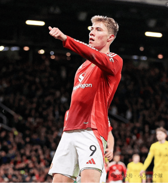 包含利物浦客战曼联，激动情绪高涨的词条