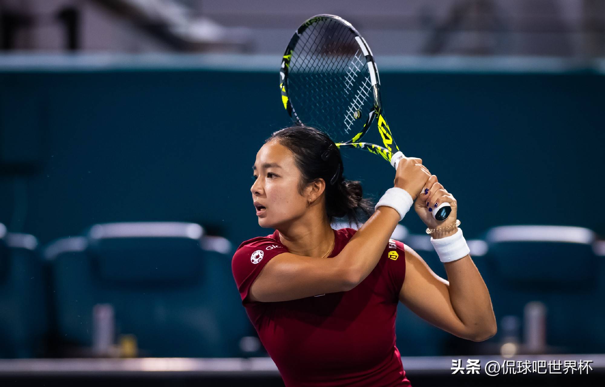 包含世界体坛中跳出一匹黑马,刷新体育界传奇的词条 包含世界体坛中跳出一匹黑马,刷新体育界传奇的词条