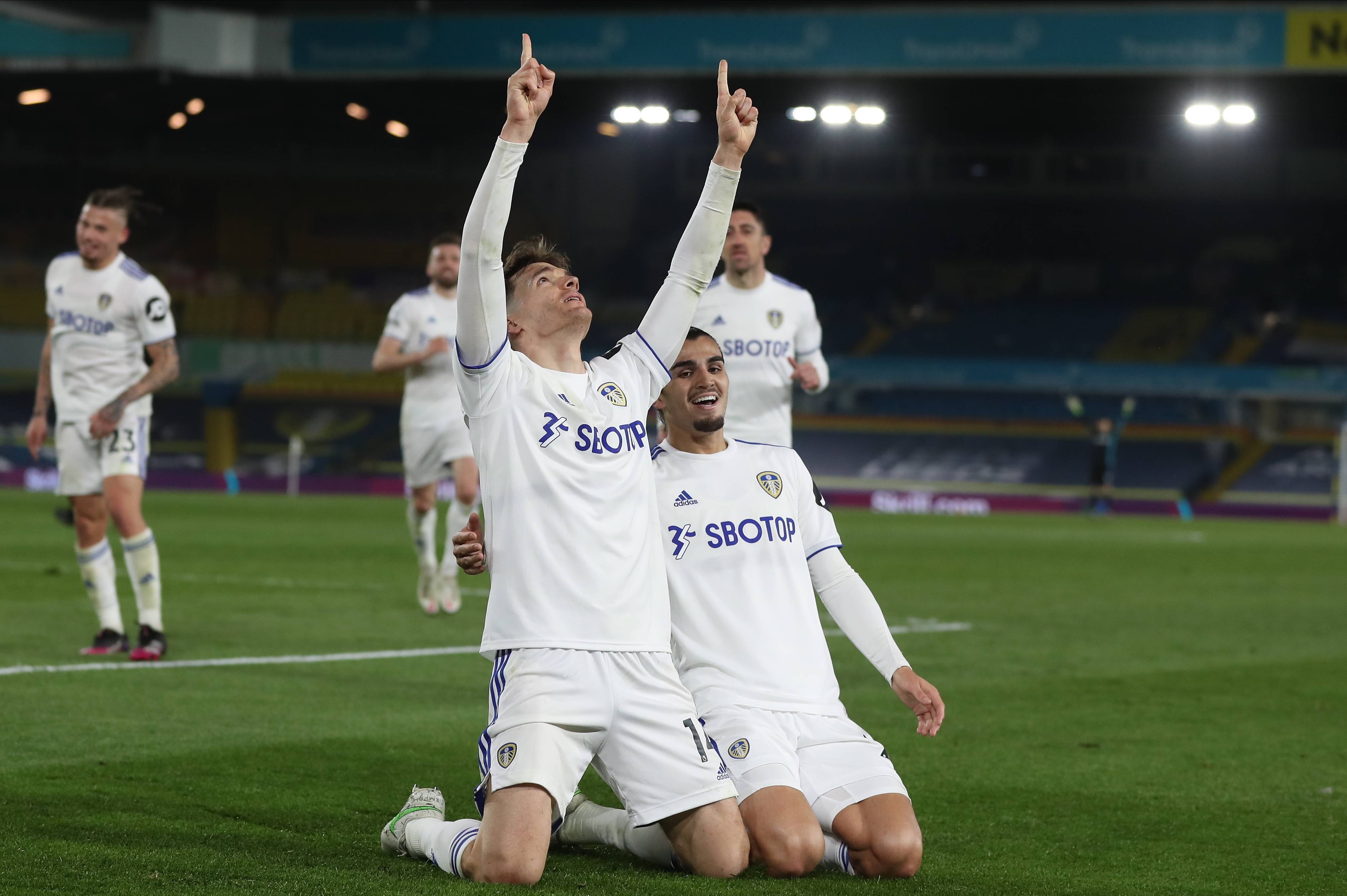 利兹联主场惜败，保持中游位置