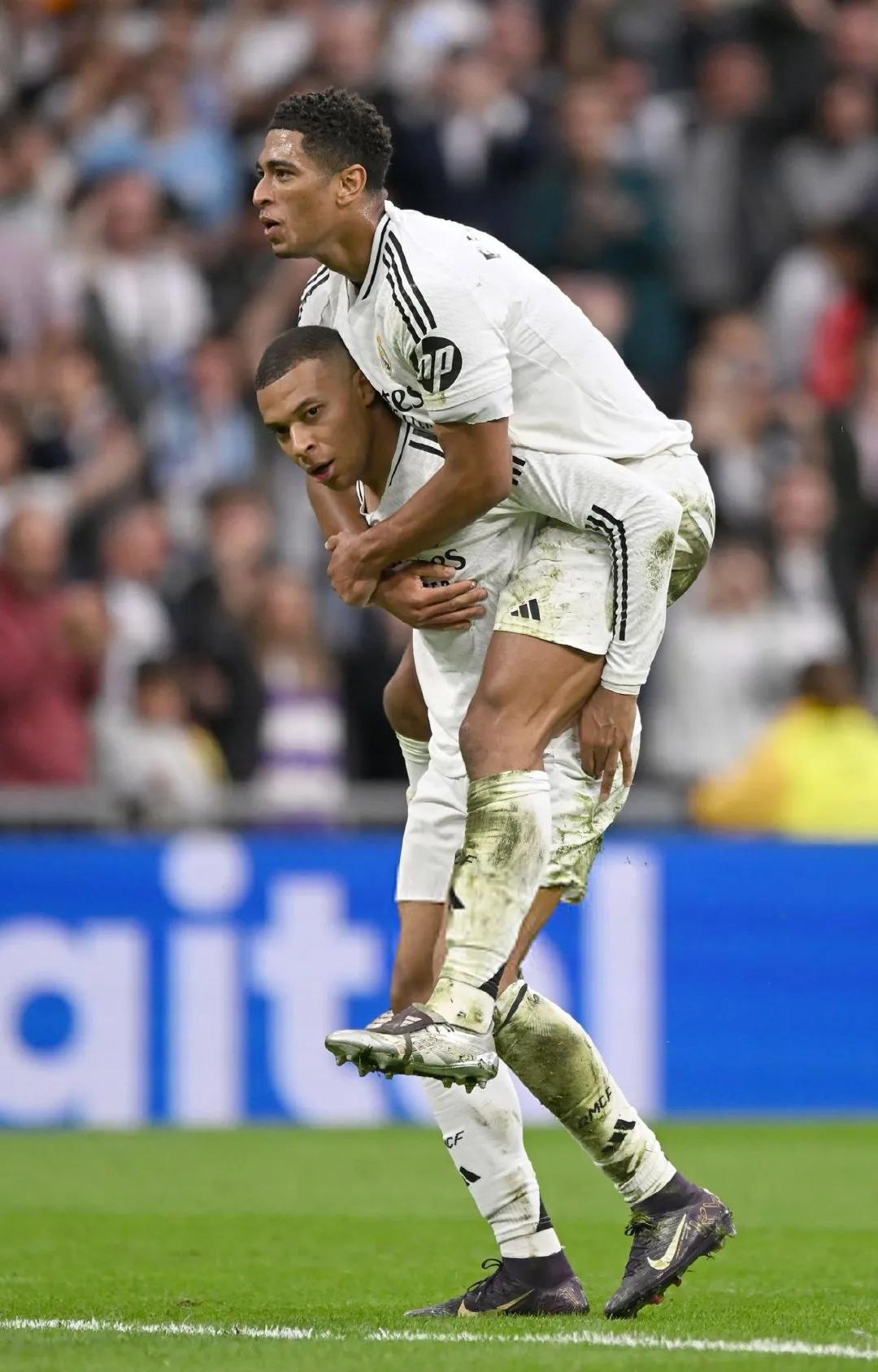 欧洲足球顶级联赛的争夺日益白热化的简单介绍 欧洲足球顶级联赛的争夺日益白热化的简单介绍