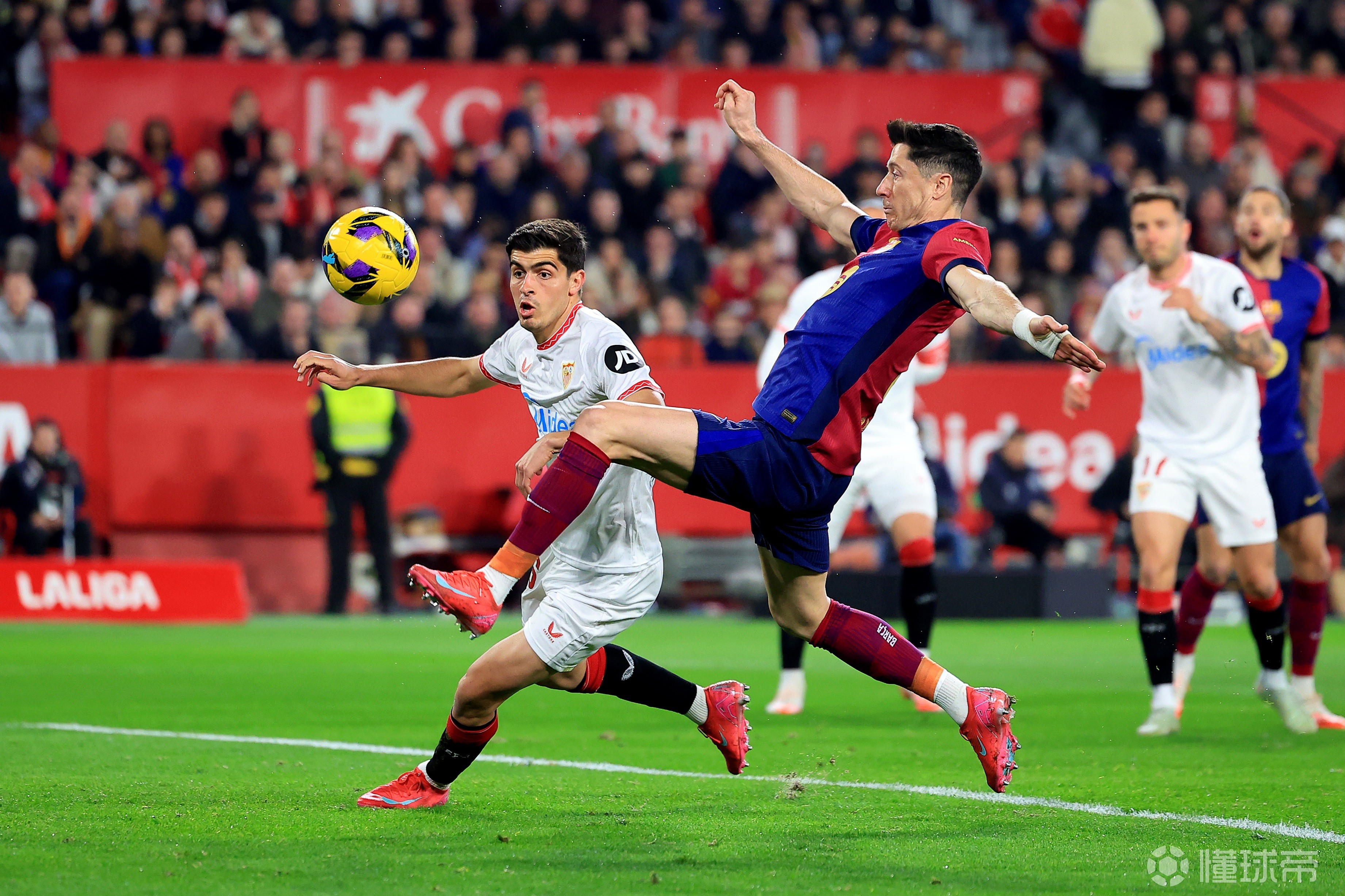 塞维利亚球队在亚冠比赛中击败对手 塞维利亚球队在亚冠比赛中击败对手