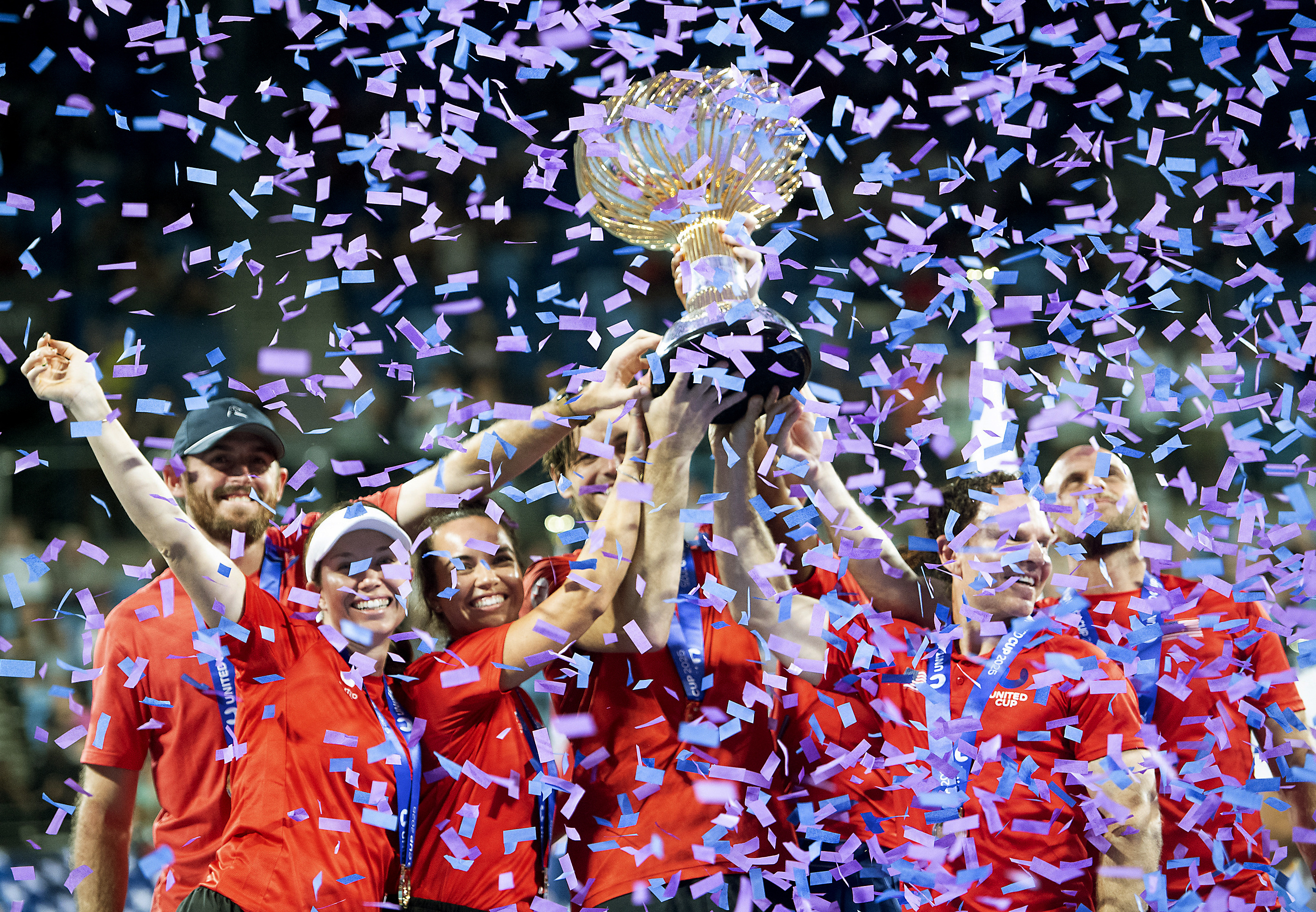 澳大利亚球队勇夺关键胜利，晋级淘汰赛