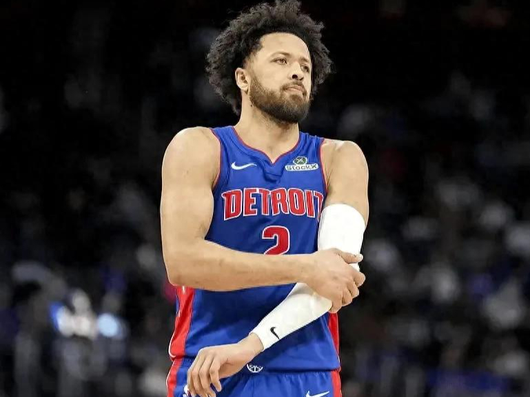 包含活塞队多点开花，轻松击败对手的词条