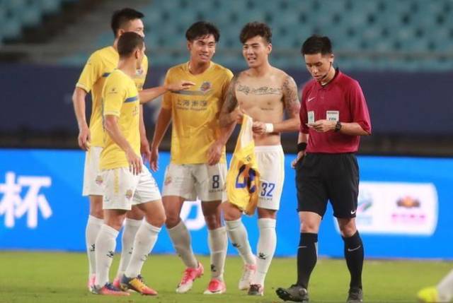 包含申鑫主场逆转苏宁，豪取三分的词条