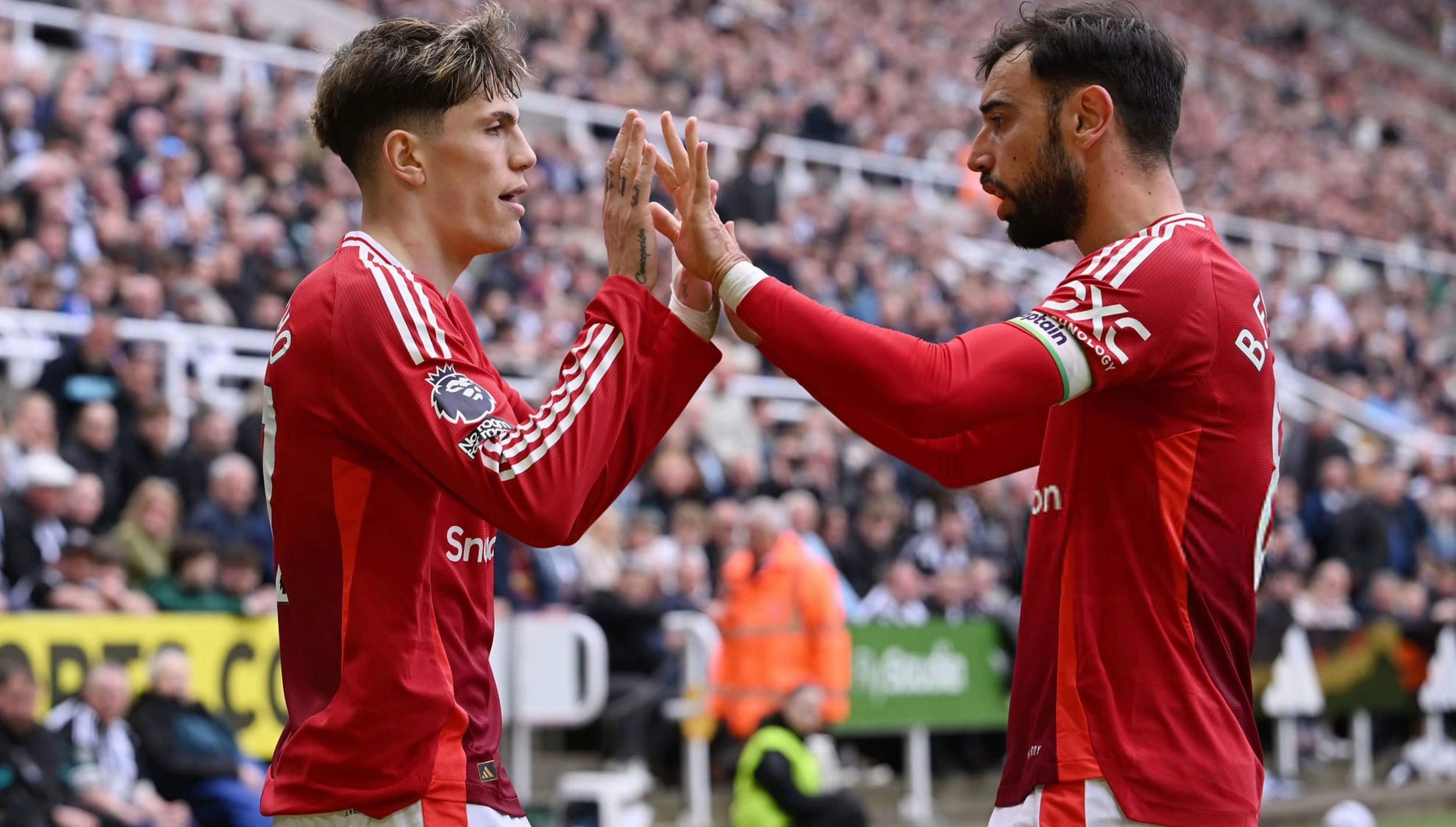 包含曼联门将状态回升,成为球队稳定后防支柱的词条 包含曼联门将状态回升,成为球队稳定后防支柱的词条