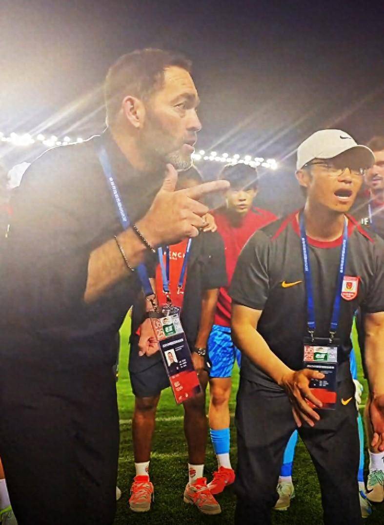 关于伯恩利逆袭击败对手，继续保级之路的信息