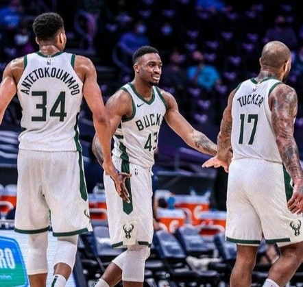 火箭遭遇篮网挑战，谁能笑到最后？