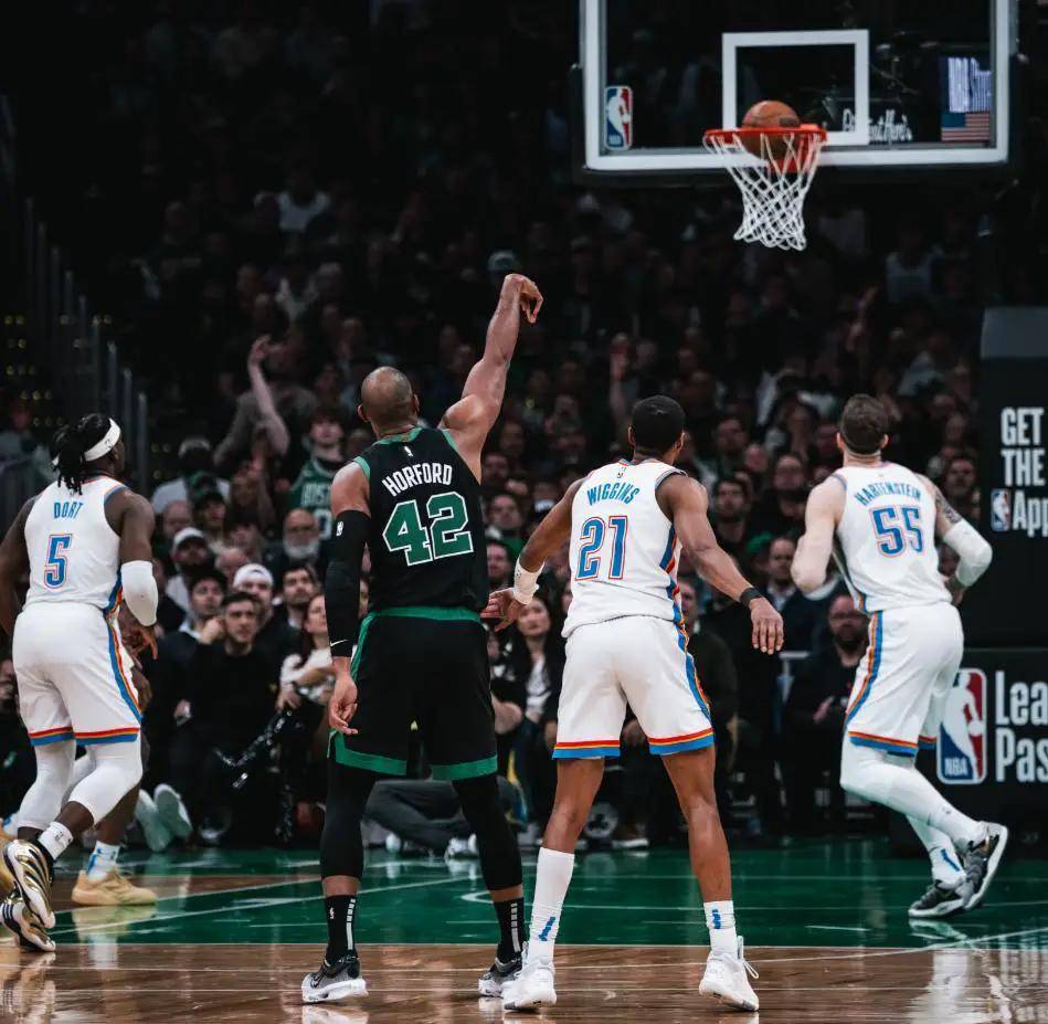 凯尔特人客场力克篮网,取得十连胜 凯尔特人客场力克篮网,取得十连胜