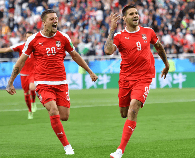 丹麦队勇夺胜利晋级欧洲杯决赛