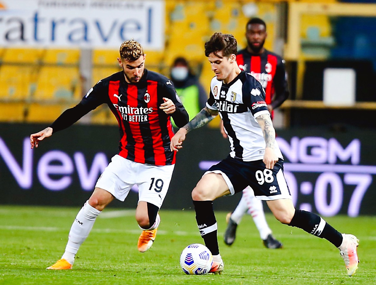 包含卡利亚里队员因病缺席下一场比赛的词条