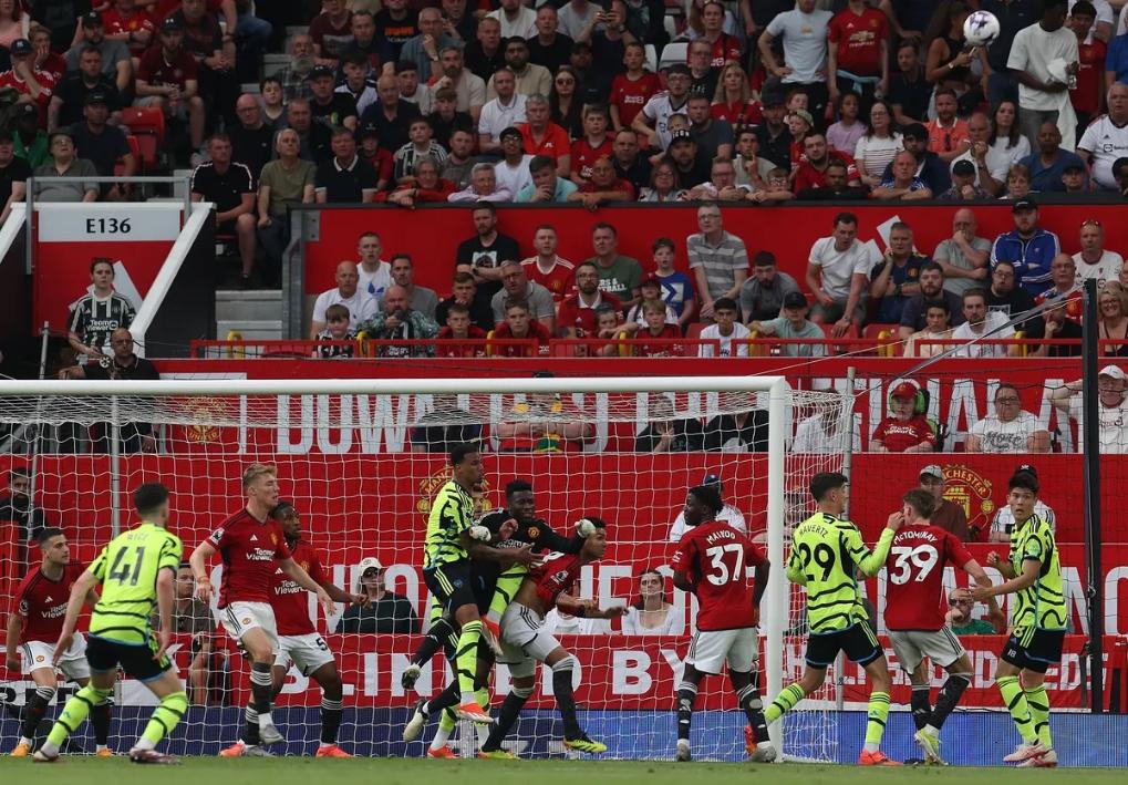 曼联在伦敦夺冠引热议