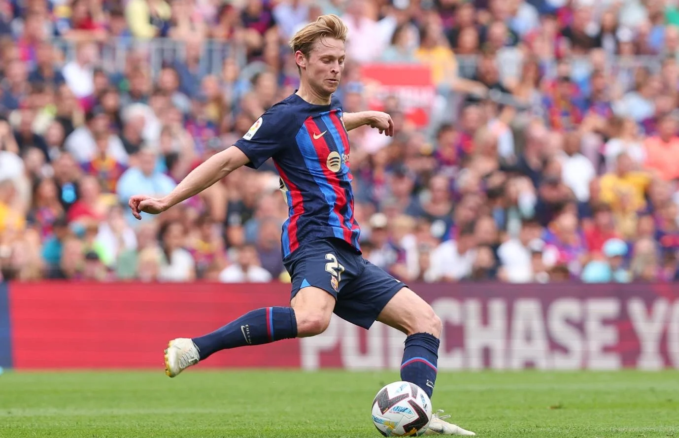 包含塞维利亚客场不敌瓦伦西亚，西甲前四席争夺激烈的词条