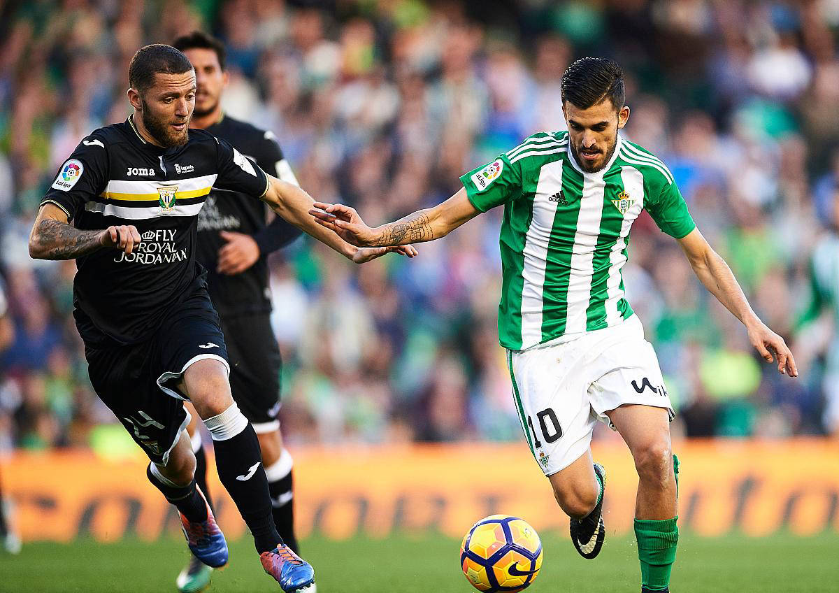 尼斯主场胜巴塞罗那取得三分