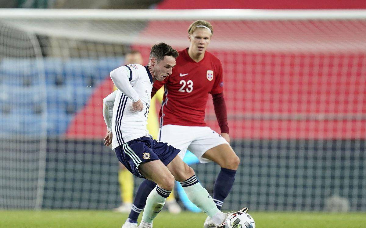 包含比利时告负挪威，小组形势不容乐观的词条