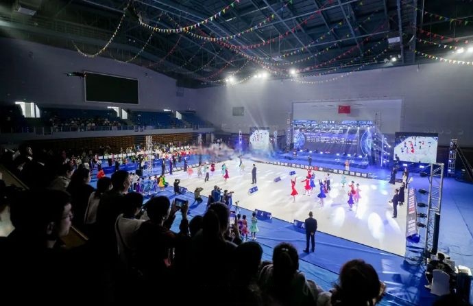 精彩的体育比赛引发观众热情 精彩的体育比赛引发观众热情