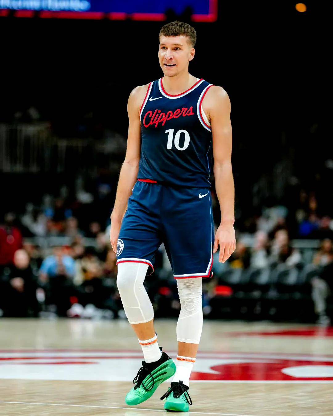 快訊:快船擊敗老鹰迎接胜利 快訊:快船擊敗老鹰迎接胜利