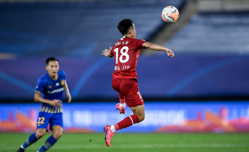 苏宁主场战平恒大，保持不败