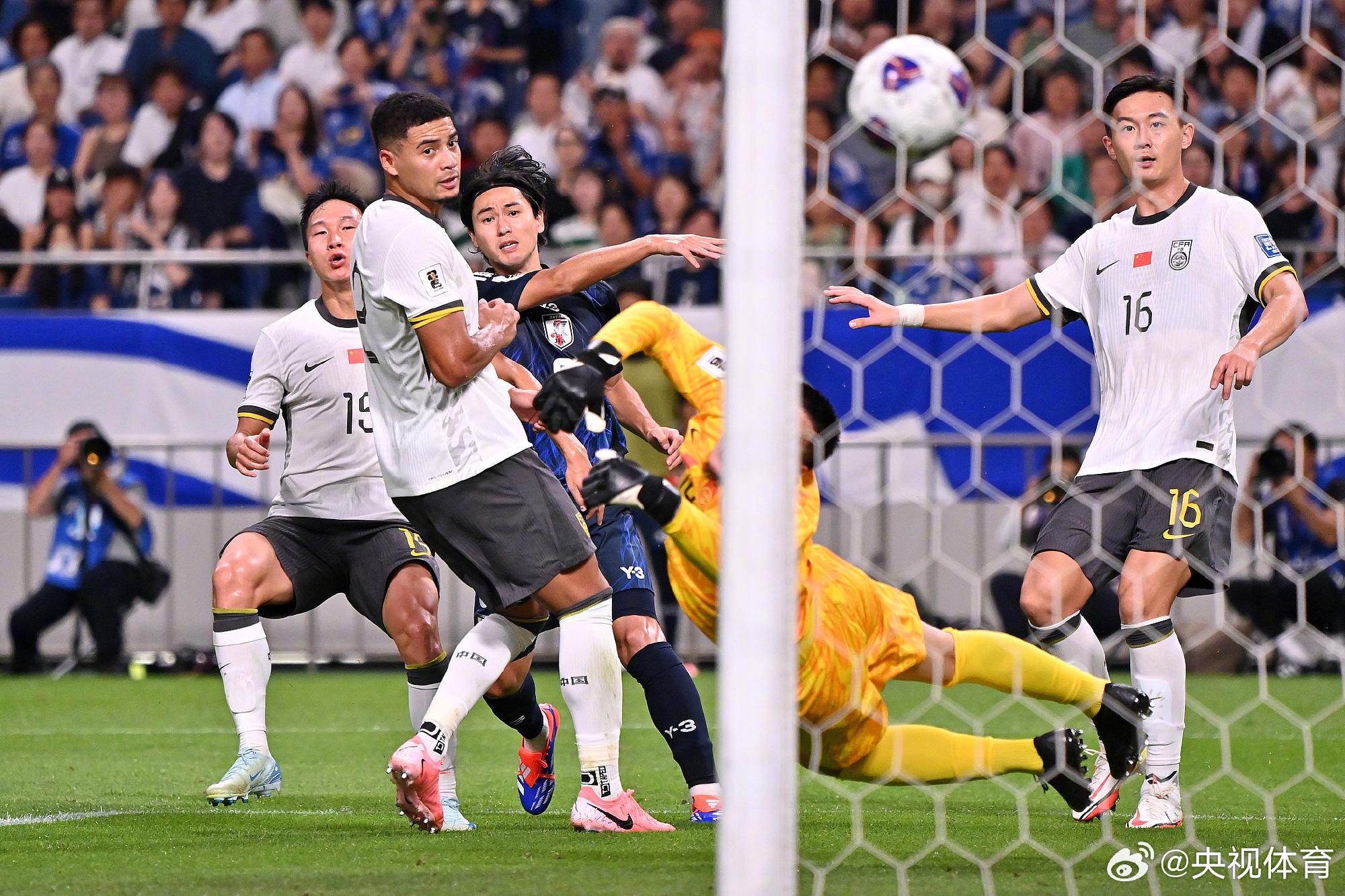 包含南安普顿中场因累积黄牌停赛，球队阵容受到影响的词条