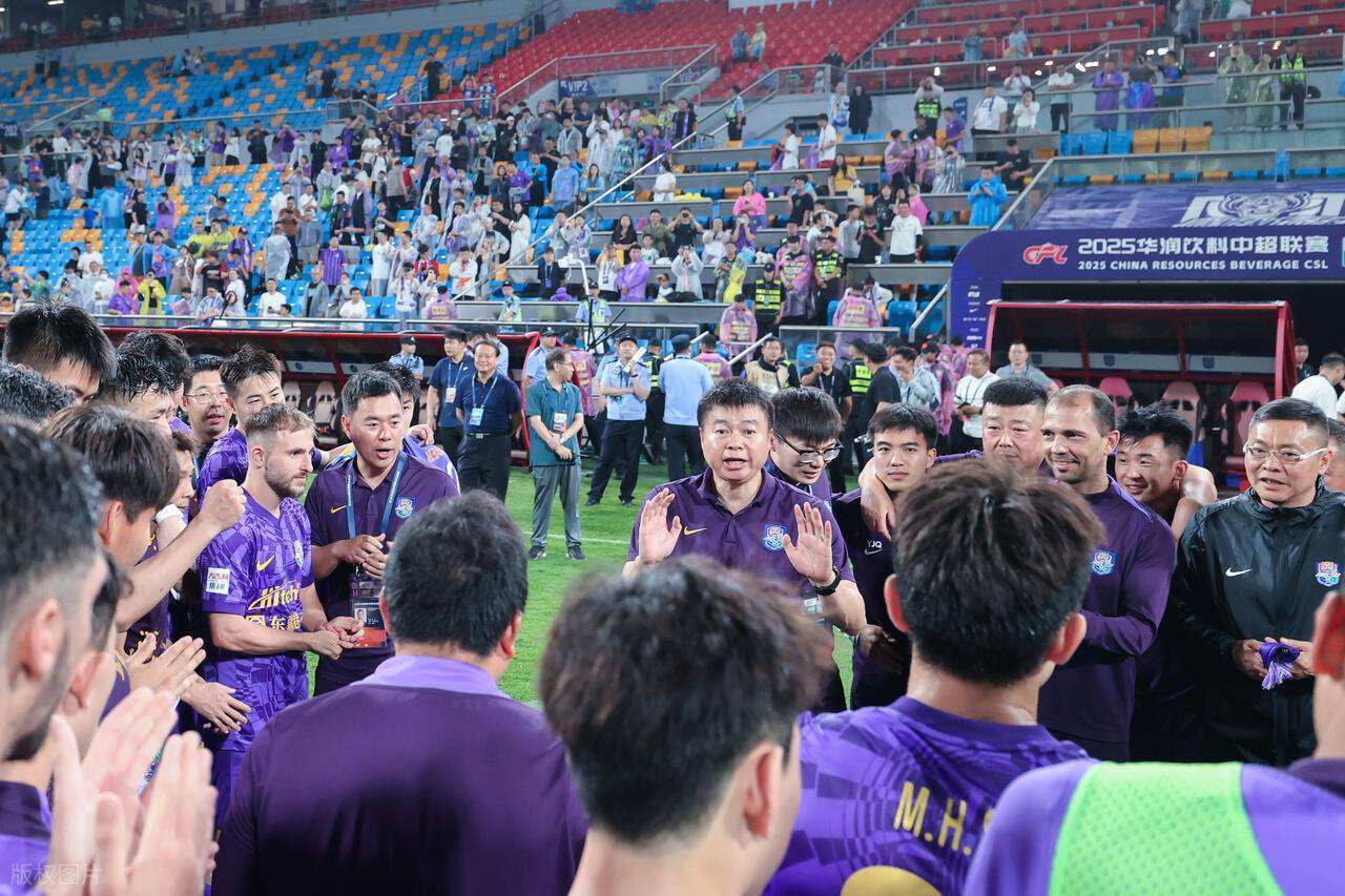 包含首尔申花足球俱乐部球员准备在比赛中全力以赴的词条 包含首尔申花足球俱乐部球员准备在比赛中全力以赴的词条