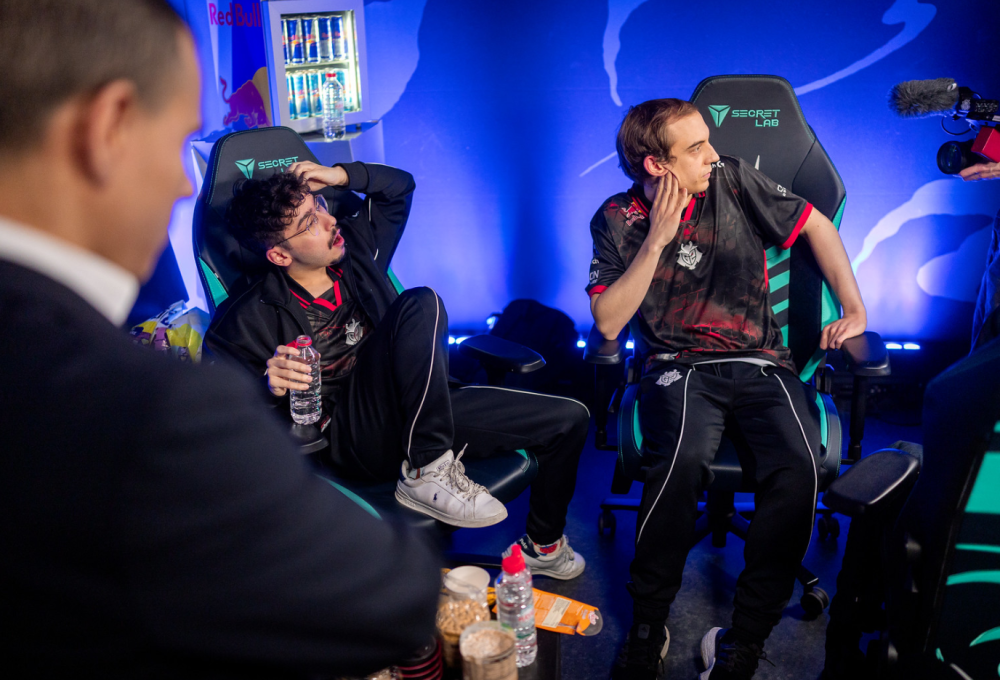 BLG险胜FLY，Hanssama操刀奇招英雄翻盘全球总决赛3:2（巴黎）