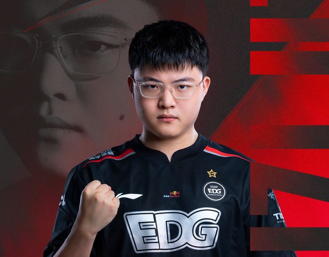 CLG力克EDG,Ruler开启传奇时刻小组赛3:0(上海) CLG力克EDG,Ruler开启传奇时刻小组赛3:0(上海)