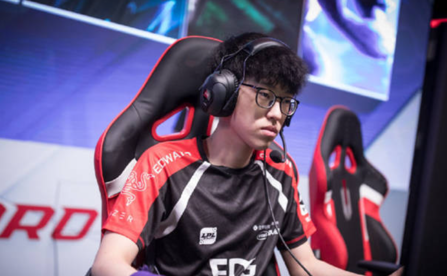 BRO横扫IG,Scout拿下关键大龙八强赛3:1(广州) BRO横扫IG,Scout拿下关键大龙八强赛3:1(广州)