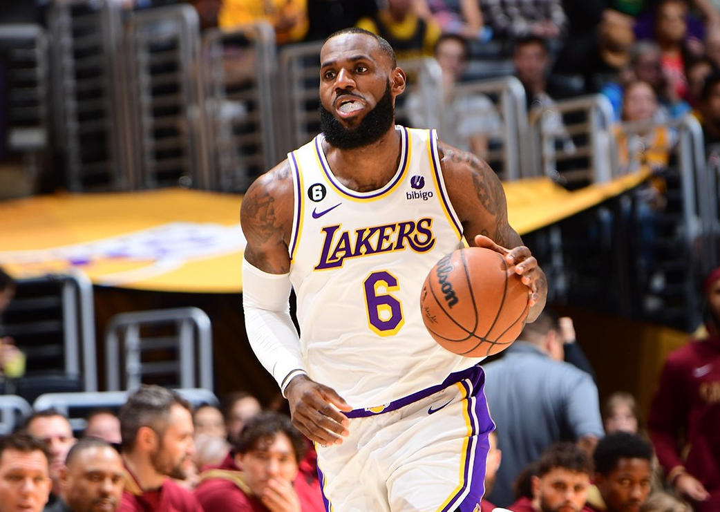 湖人击败凯尔特人,戴维斯全场最高篮板 湖人击败凯尔特人,戴维斯全场最高篮板