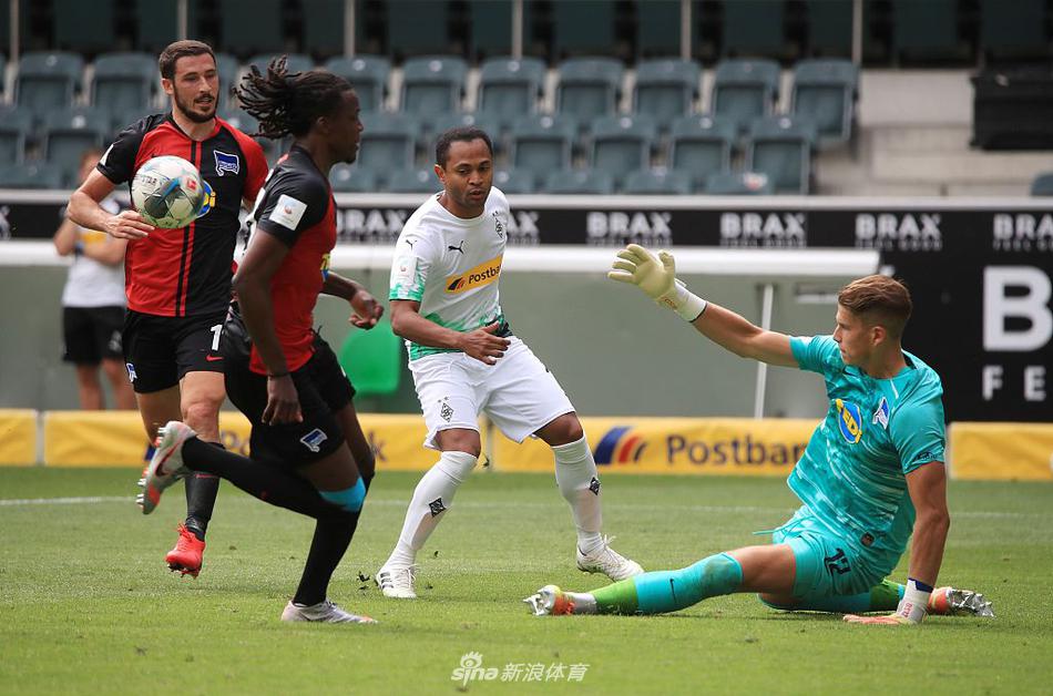 包含沙尔克04客场战平弗赖堡,积分榜上升至中游位置的词条 包含沙尔克04客场战平弗赖堡,积分榜上升至中游位置的词条