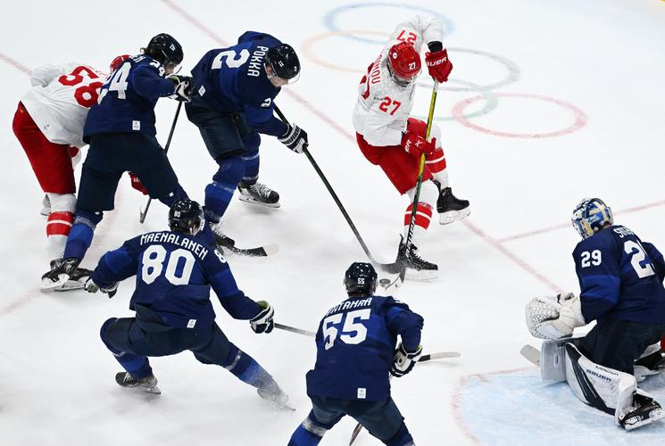 加拿大击败瑞典晋级冰球半决赛