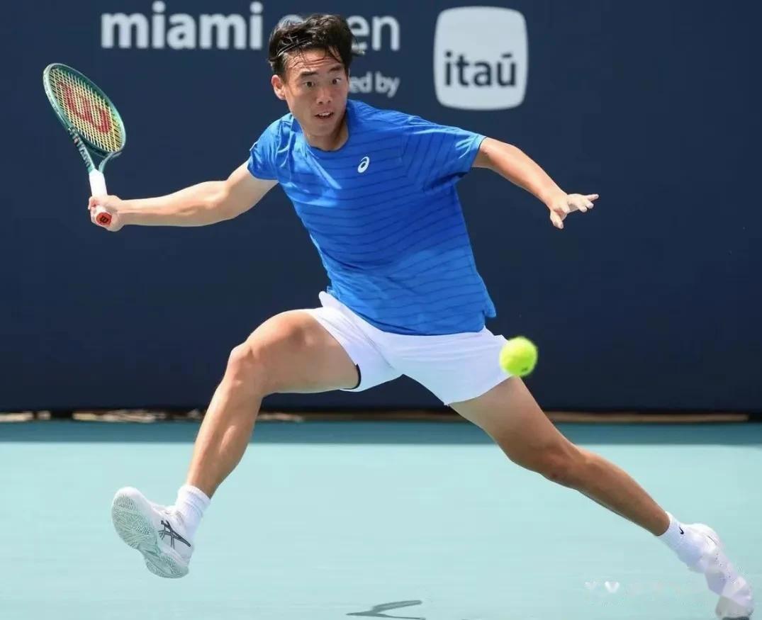 关于英国网球队横扫西班牙网球队,兹维列夫统治全场的信息 关于英国网球队横扫西班牙网球队,兹维列夫统治全场的信息