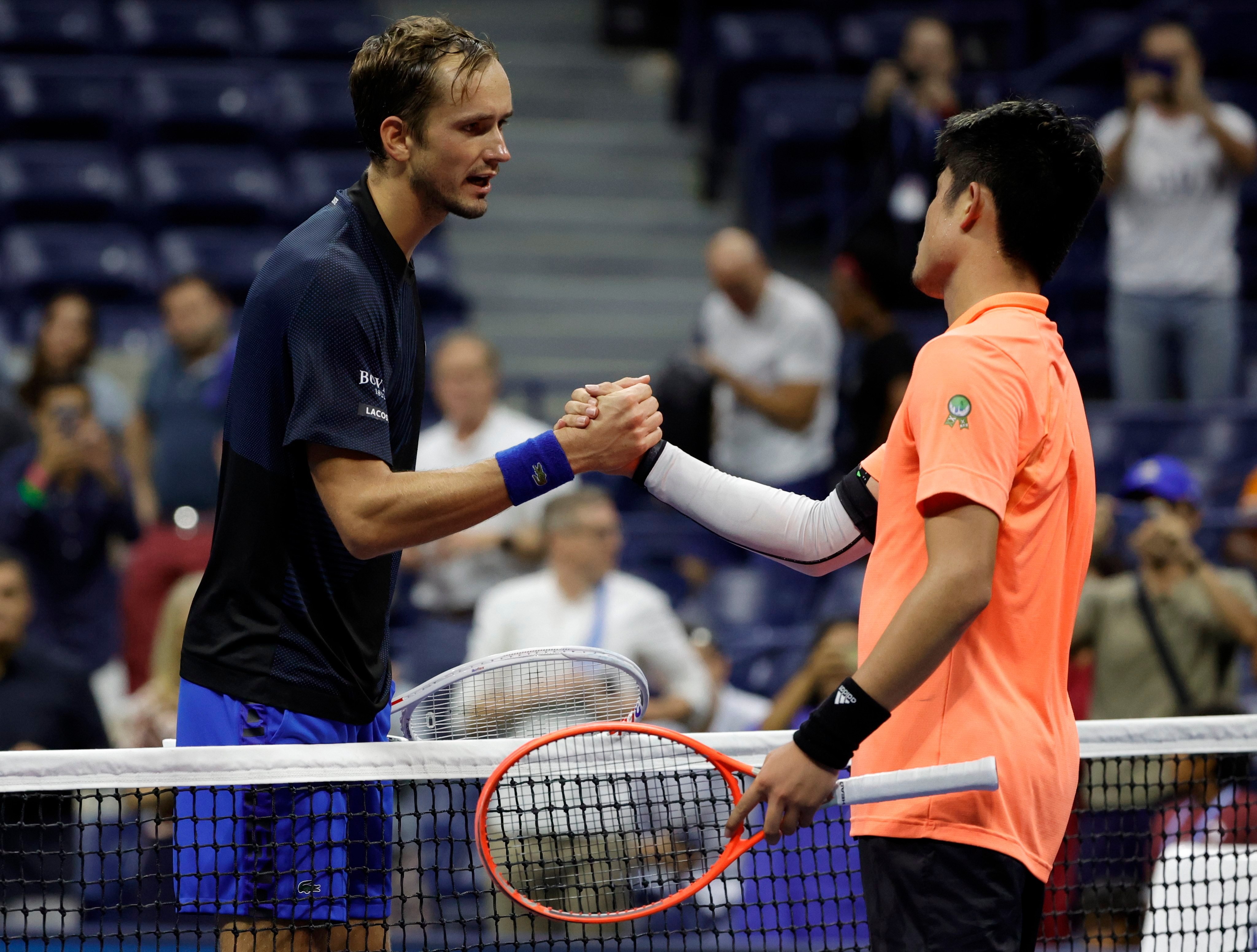 拉沃尔杯鏖战美网,梅德韦杰夫统治全场的简单介绍 拉沃尔杯鏖战美网,梅德韦杰夫统治全场的简单介绍